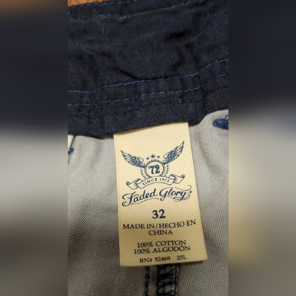 Lot of 2 Pair Mens Shorts, Sz 32 & 33, In Very Gently Loved Condition w No Flaws - Picture 6 of 6